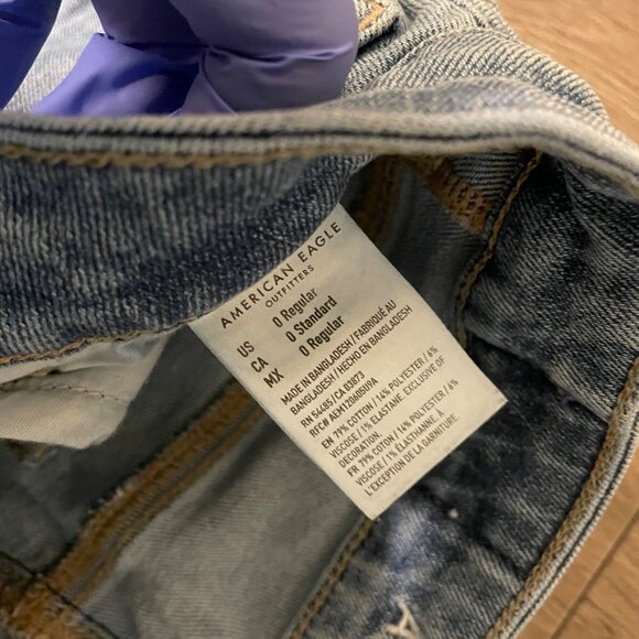 American Eagle Stretch Womens Mom Jean Size 0 Regular Med Wash - Picture 4 of 8